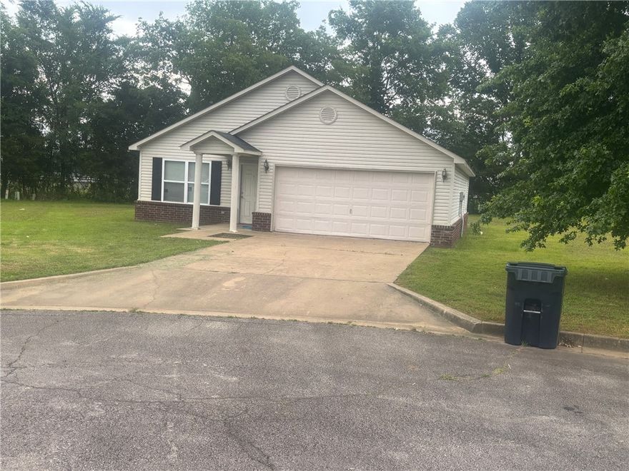 Great starter home- this is currently leased until the end of July 2025. We do have other houses just like this that we can show.