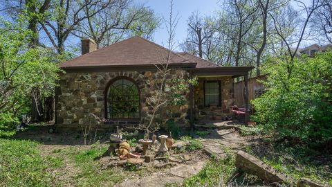 Photo of 618 N Wilson, Fayetteville, AR 72701 (MLS # 1340617)