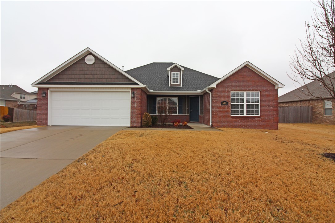 Large 4 bedroom, 2 bath home approx. 1700 sq ft. Centrally located in established neighborhood in Centerton and close to schools and park. Open floor plan, eat in kitchen, walk in closets, and large privacy fenced back yard. Carpet free home! Wood look flooring and tile throughout. Pet negotiable with increased rent and deposit. Occupied. Call for appt.