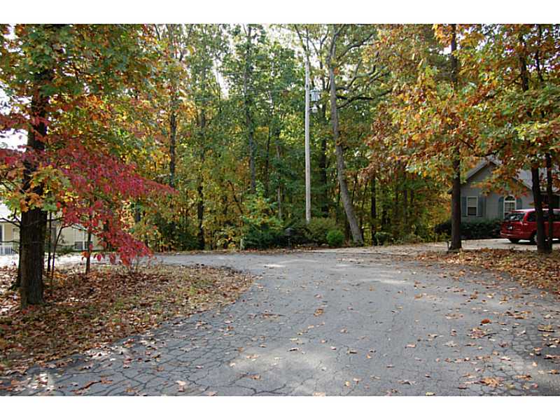 AGENT OWNED. EXCELLENT BUILDING LOT AT THE END OF CUL-DE-SAC SURROUNDED BY NICE ESTABLISHED HOMES. CLOSE TO SCOTSDALE GOLF COURSE.