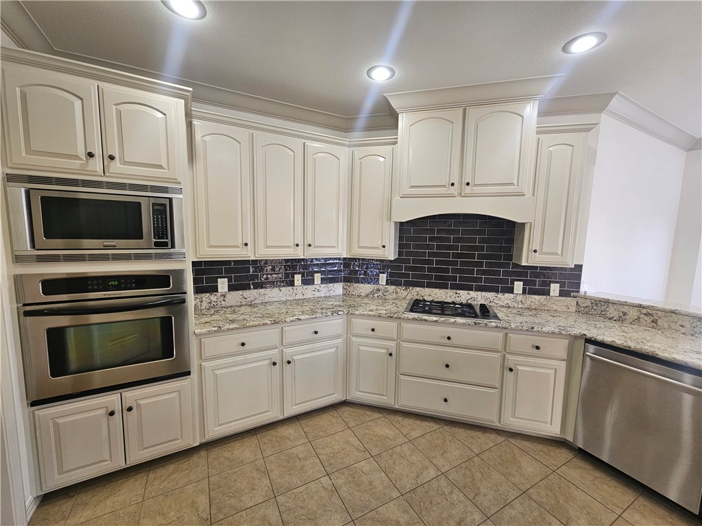 Peaks Ph Iii, The Rogers - Residential Lease