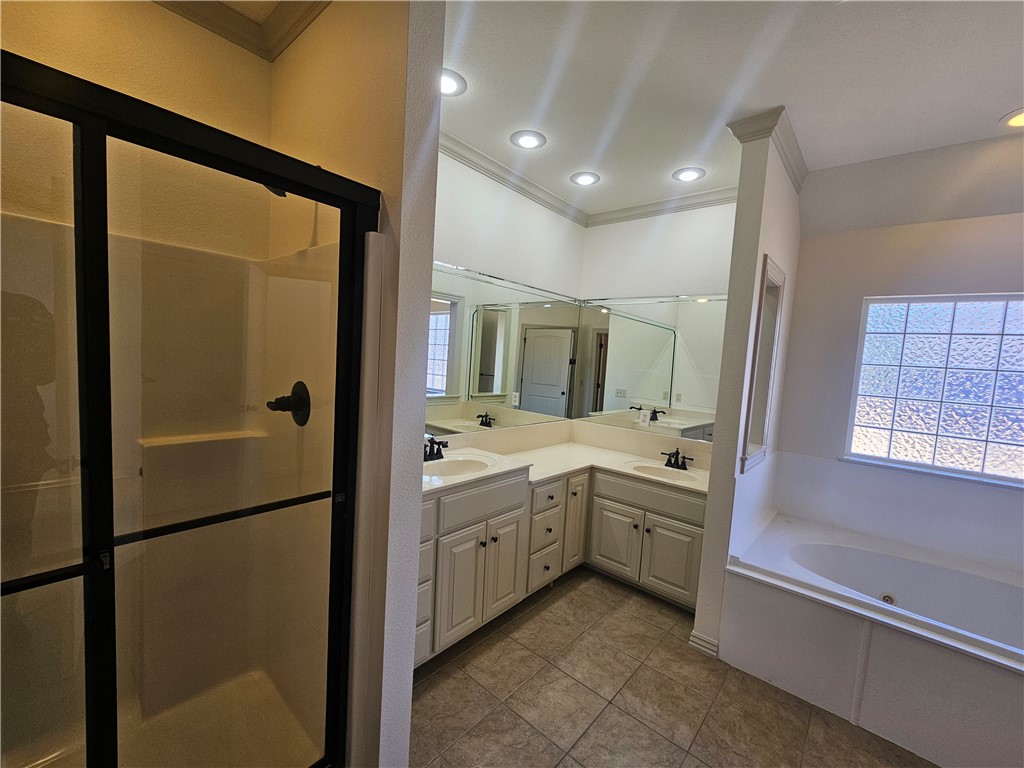 Peaks Ph Iii, The Rogers - Residential Lease