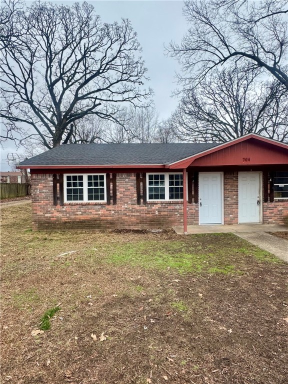 Gorgeous & modern interior updates! 2 Bedroom, 1 bathroom duplex with all of the appliances included. Luxury vinyl planks throughout, granite counter tops, all new appliances, and more! Must See! Rents for $1100 per month with a $1100 Security Deposit. Pets are negotiable with a refundable $250 Pet Deposit. 6 or 9 month lease negotiable with a higher rent rate.