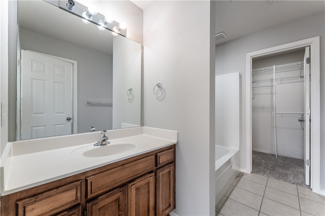 Riverwalk Farm Estate Ph I Bentonville - Residential Lease