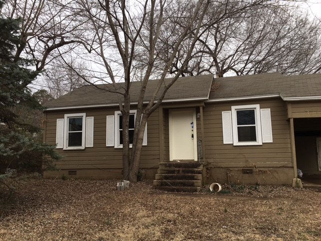 Cozy 2 bed, 1 bath home close to U of A. Big backyard.