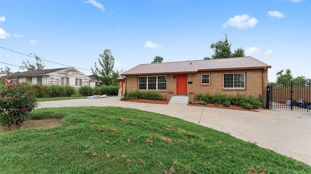 This is a NO pet property.
Now available for lease, the front home at 1414 W Cypress St offers comfortable and convenient living in a quiet, established neighborhood in Rogers. This well-maintained 3-bedroom, 1-bath home features hardwood floors, a bright living area, and a cozy sunroom perfect for a home office or reading nook. Located at the front of a shared lot, this single-level residence provides easy access to schools, parks, shopping, and dining. Ideal for tenants seeking a clean, functional space in a central location, this home is ready for immediate move-in. Donāt miss this rental opportunity in one of Rogersā most accessible neighborhoods!
We do not advertise on Craigslist or Facebook Marketplace.
S.A.F.E. Property Management residents are enrolled in the Resident Benefits Package (RBP) for $35.00/month which includes liability insurance, credit building to help boost the residentās credit score with timely rent payments, up to $1M Identity Theft Protection, HVAC air filter delivery...etc.