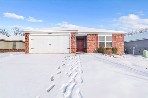 Photo of 1170 S Kingfisher Lane, Fayetteville, AR 72701 (MLS # 1334200)