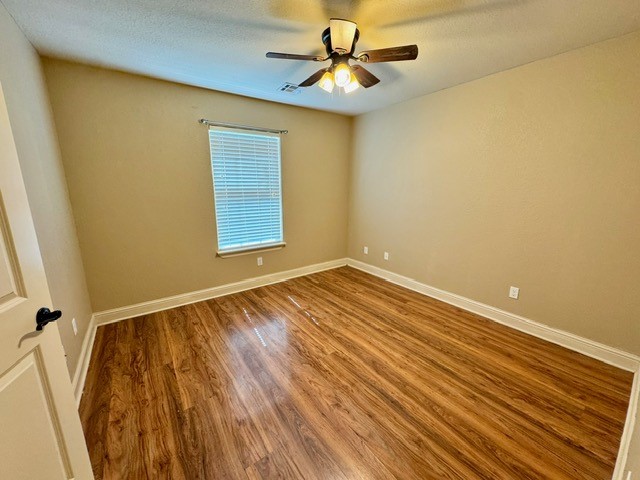 LAURYNWOOD ESTATES-BENTONVILLE - Residential Lease
