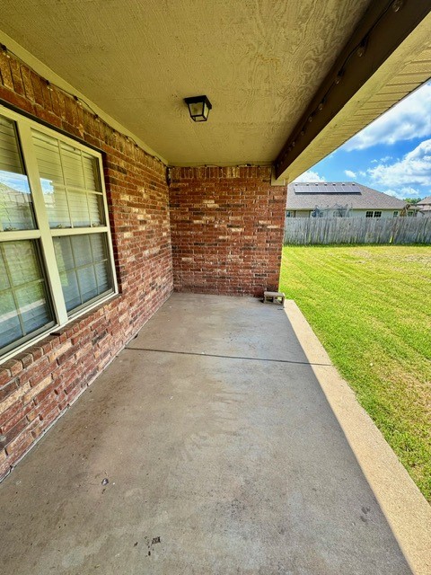 LAURYNWOOD ESTATES-BENTONVILLE - Residential Lease
