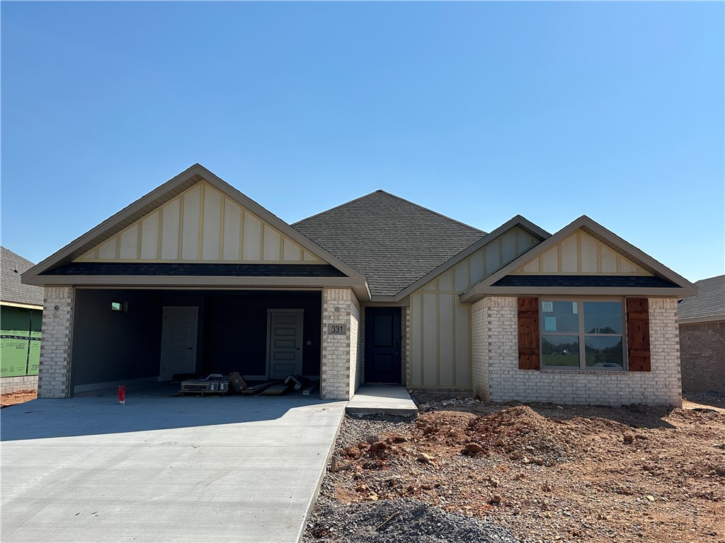 Location! Location! New, quality constructed home in Hilldale Subdivision. This lovely, single-story home is centrally located, close to top rated schools, shopping, restaurants, the Bentonville Square and Wal-Mart Headquarters. The living room is open to the kitchen and boasts a vaulted ceiling and gas log fireplace. The kitchen is spacious and has stainless steel appliances including a gas range. The primary suite has a tiled shower, double sink vanity, plus a walk-in closet and a linen closet. Large, fully sod lot plus this builder includes Blinds, Guttering and a Full Fence.