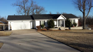A remarkable home, move in ready, and perfect for a large family! You will love the 2,600 sqft beautiful and spacious floor-plan. A lot of planning went into this 5 bedroom 3 bath home. You will love the bamboo floors, large kitchen, spacious rooms, and huge family room located in the walkout basement. All this and located conveniently on the north side of town, just minutes from everything.