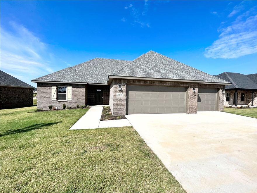 2 move-in ready new construction homes in Sedona Rose (2009 Dobbs / 2201 Crane) Conveniently located close to the Pea Ridge High School, trails, and only 15 minutes to downtown Bentonville. Features include modern quartz counters, custom cabinets w/ wood hood above gas range, large island, covered patio, and a 3 car garage! Full sod + landscaping package. See spec sheet in photos.