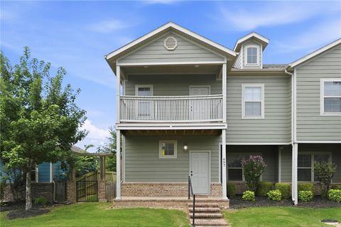 Photo of 697 N Wordsworth Lane, Fayetteville, AR 72704 (MLS # 1355148)