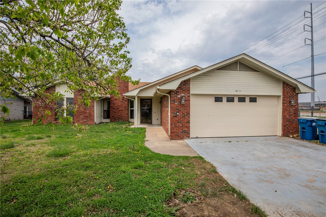 Great Location in Bentonville, just minutes from I-49 and everything Bentonville has to offer. 3 bedroom 2 bath home with split floor plan. New wood style flooring through main living area and master bedroom/bath. Kitchen has lots of cabinets, a pantry and includes refrigerator. Primary bath has double sinks and separate shower and walk in bath tub with jets. fenced yard with large covered patio, and storage shed. (fireplace non-functioning)