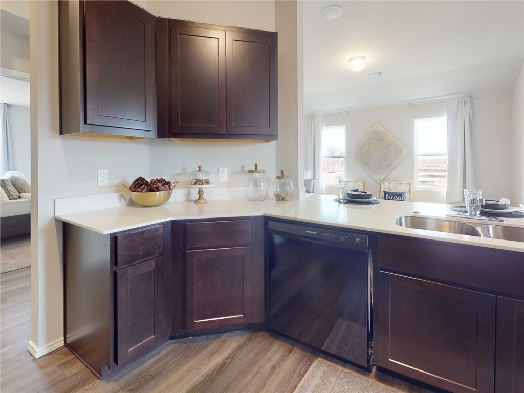 WALNUT HILL SUB PH V-PEA RIDGE - Residential