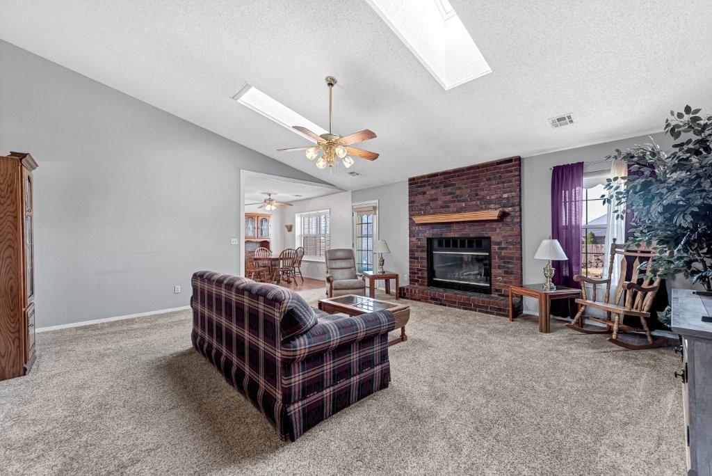 Whispering Timbers Ph 7 Rogers - Residential