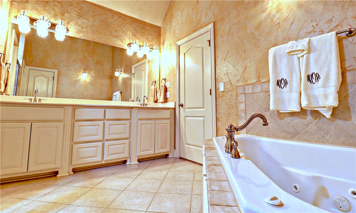 Shadow Valley Ph Iv Rogers - Residential