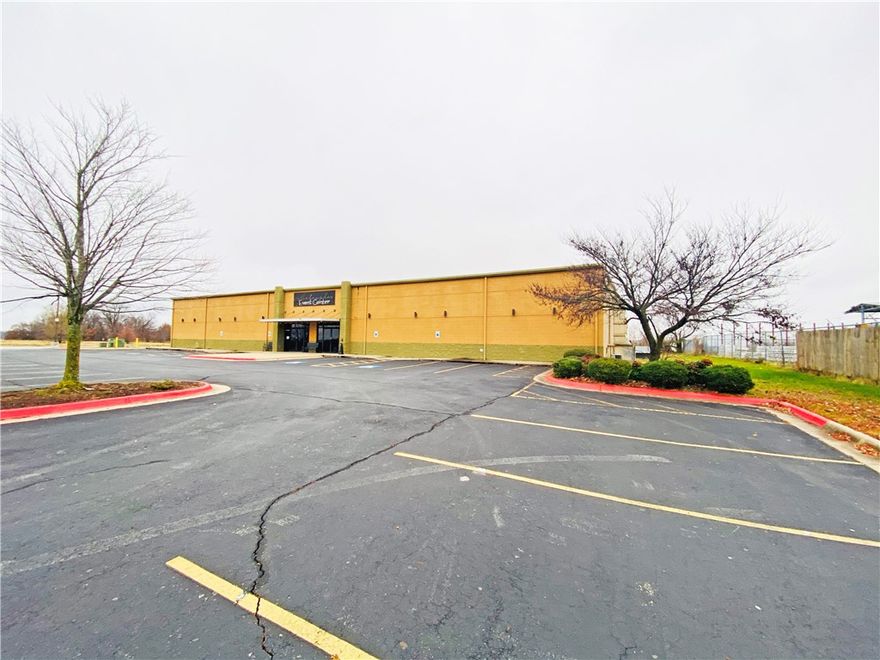 >> Multi-use/Event center in the middle of NWA
>> Easy access to  Interstate-49
>> Building could be used for a variety of uses
>> Property could serve as the anchor a larger development
>> Building has the ability to split into 2 the rooms, each side holding up to 350 guests or 700 undivided
>> Zoning: C-2