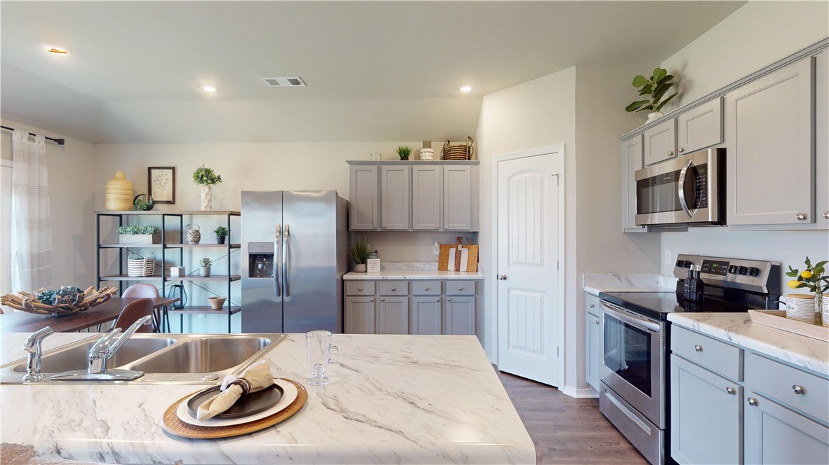 STOKENBURY FARMS VI - Residential