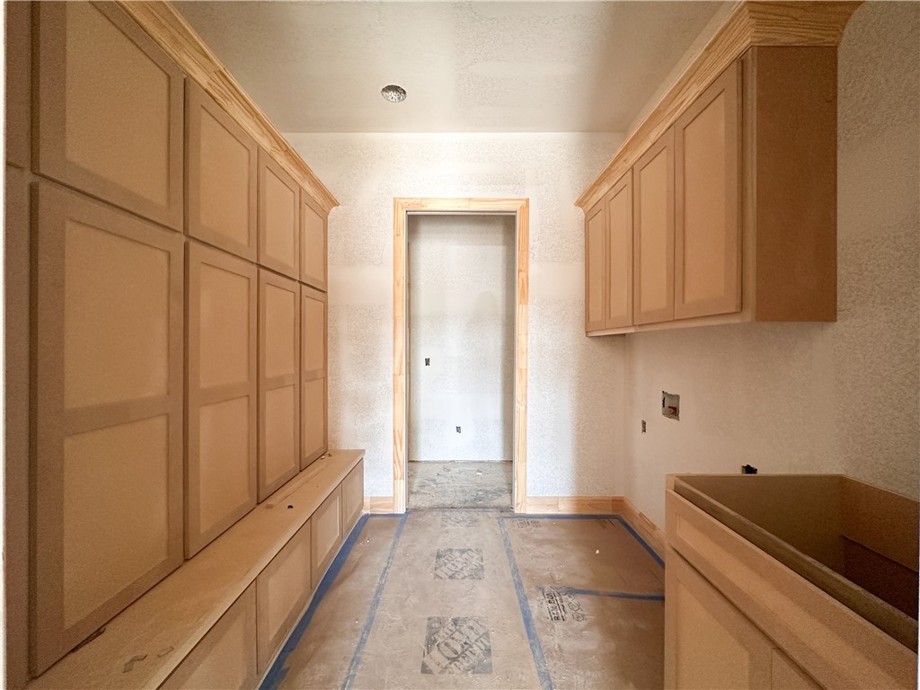 County Line Square - Residential