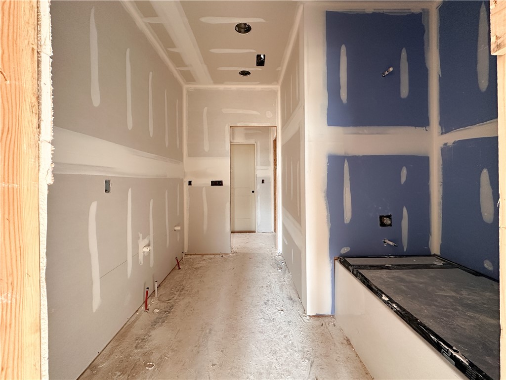 County Line Square - Residential