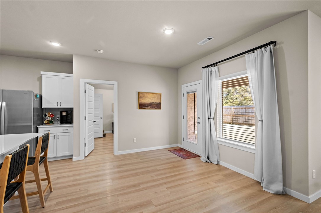 Cottonwood Place Sub Rogers - Residential Lease