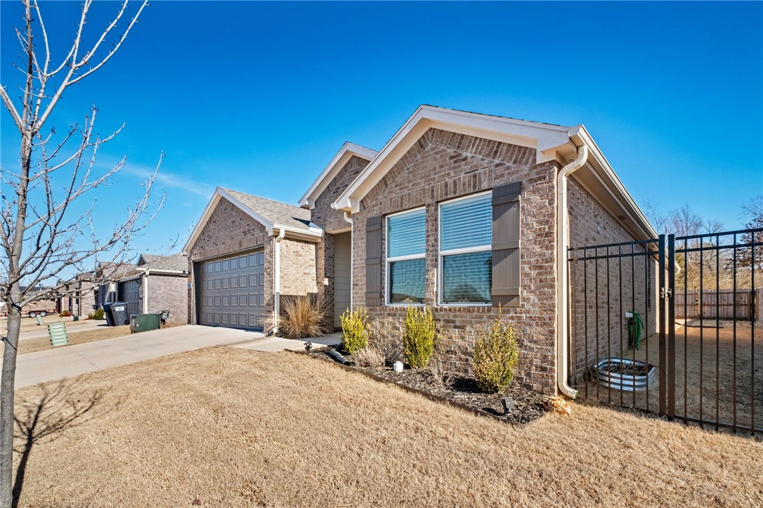 Cottonwood Place Sub Rogers - Residential Lease