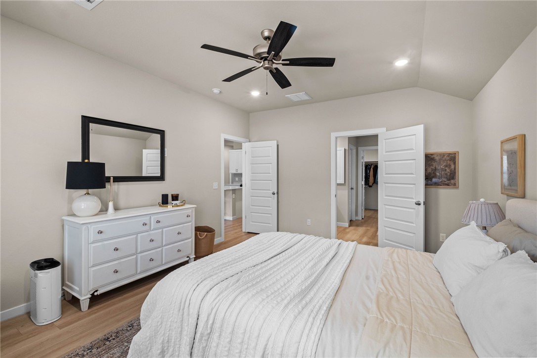 Cottonwood Place Sub Rogers - Residential Lease