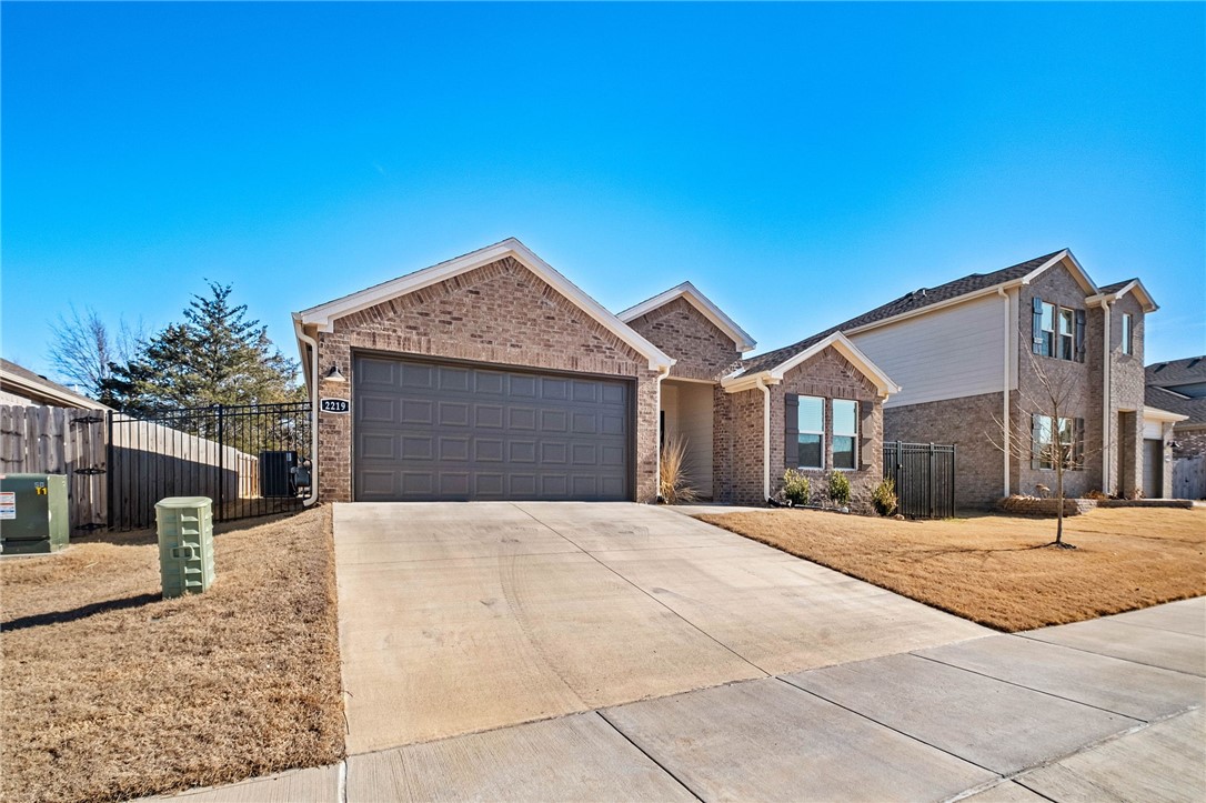 Cottonwood Place Sub Rogers - Residential Lease