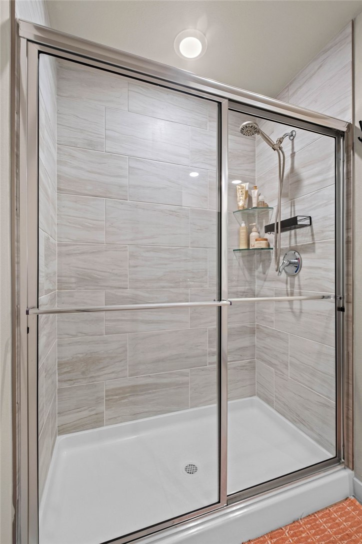 Cottonwood Place Sub Rogers - Residential Lease