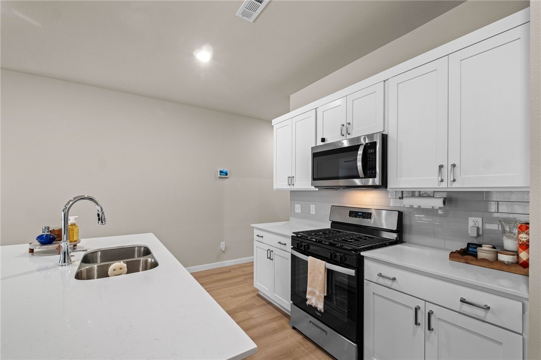 Cottonwood Place Sub Rogers - Residential Lease