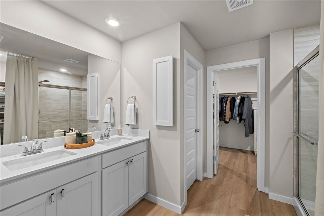 Cottonwood Place Sub Rogers - Residential Lease