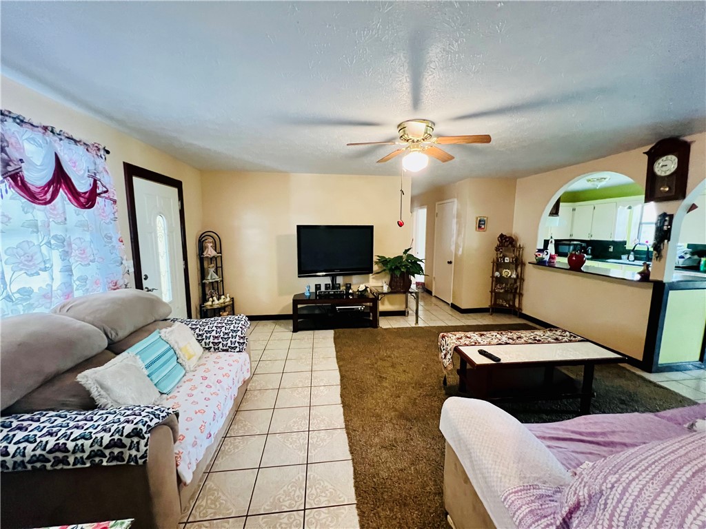 CIRCLE DRIVE - Residential