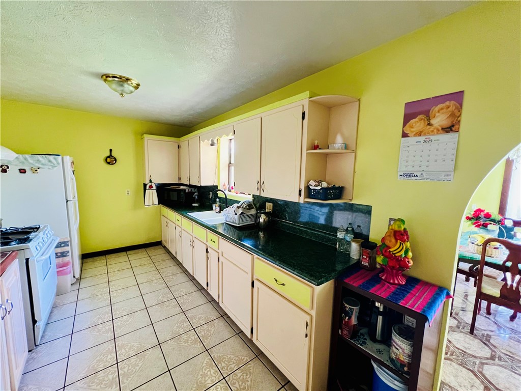 CIRCLE DRIVE - Residential
