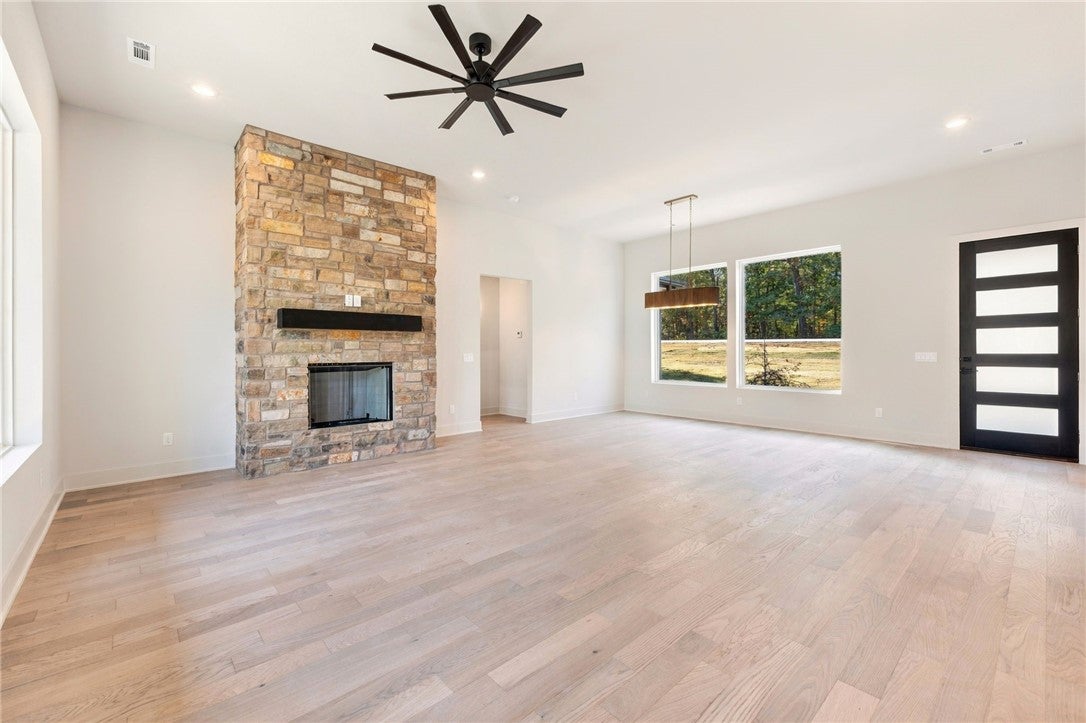 Northwest Arkansas Real Estate | Uptown Real Estate 123 Trafalgar Road
