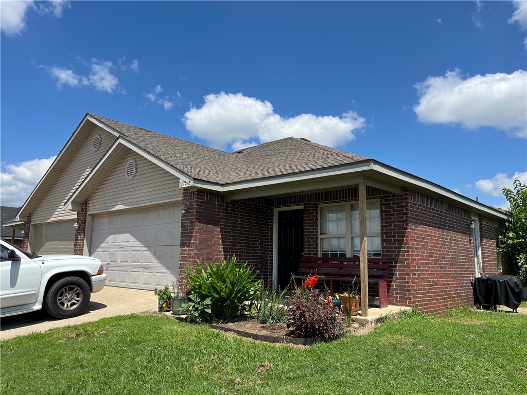 3 Bedroom 2 Bath, 1,210 sqft (2,420 total) duplex property located a short distance (approximately 300 yards) to Elementary School. Both units are currently leased long term tenants (3+years) on a month to month basis giving the Buyer the option to move in one side and/or increase rents to current market rates. Showing subject to execution of purchase contract to pre-qualified buyer: Contact listing agent for showings.
