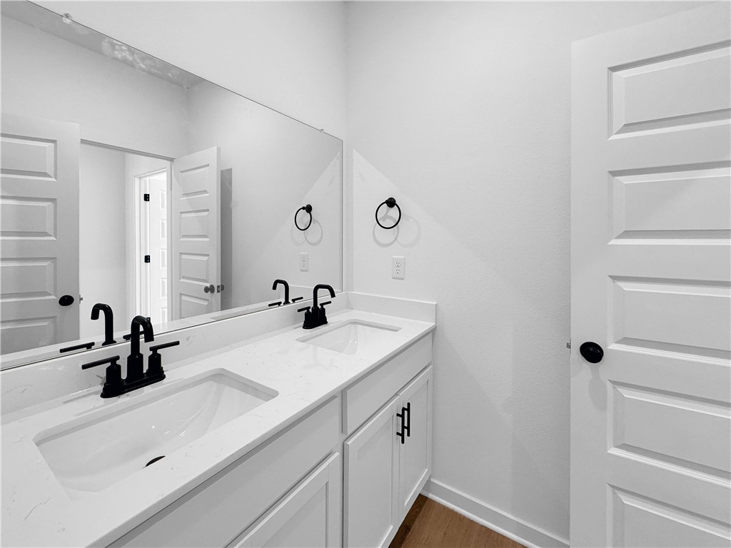 Noahs Landing - Residential