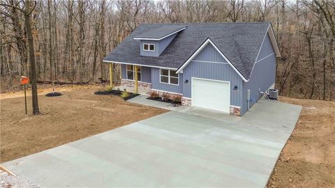 Photo of 15 Whithorn Drive, Bella Vista, AR 72715 (MLS # 1338848)