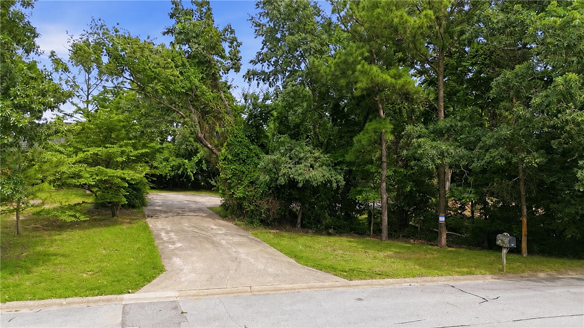 Photo 1 of 10 — 2811 Summit Drive, Siloam Springs, AR 72761