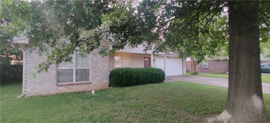 Available April 1 2026 this property Features:
 Kitchen & Appliances: New granite kitchen counter and new stainless steel stove and refrigerator installed in 2025.
Layout: Split bedroom plan with 3 bedrooms and 2 full baths.
Living Area: Spacious living room with vaulted ceilings, a fireplace, and modern can lights.
Convenience: Washer and dryer provided.
Exterior: Fenced-in backyard, 2-car garage.
Leasing Information:
Smoking Policy: No interior smoking allowed.
Ownership: Arkansas Licensed Real Estate Broker Owned.
Pets: Pets are considered (maximum 2 pets) with dog breed restrictions. There is a $400 non-refundable pet fee per pet, plus $25/month per pet.
Application: A $35 application fee per adult applies. A minimum credit score of 650 for all adult applicants is required.