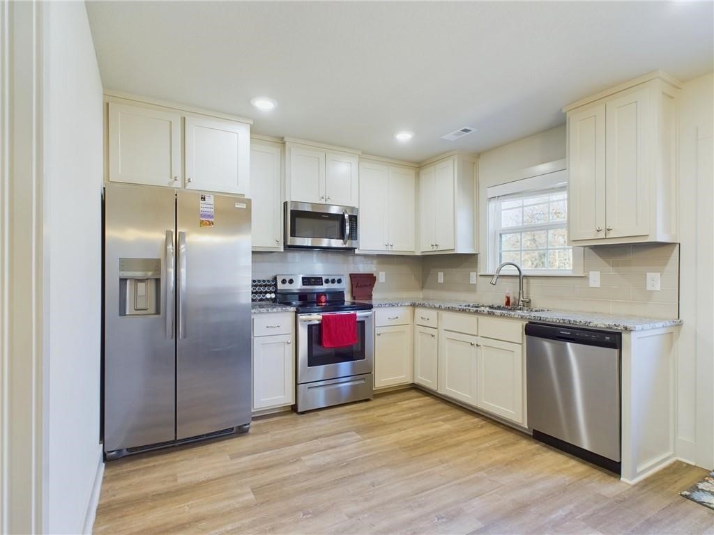North Riding Sub Bvv - Residential Lease