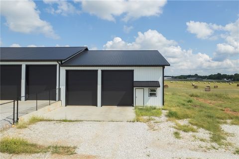 Photo of 13221 Jay Drive, Neosho, MO 64850 (MLS # 1323545)