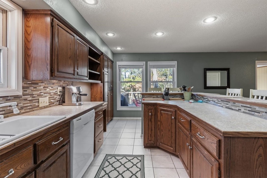 Shakespeare Courts Bvv - Residential