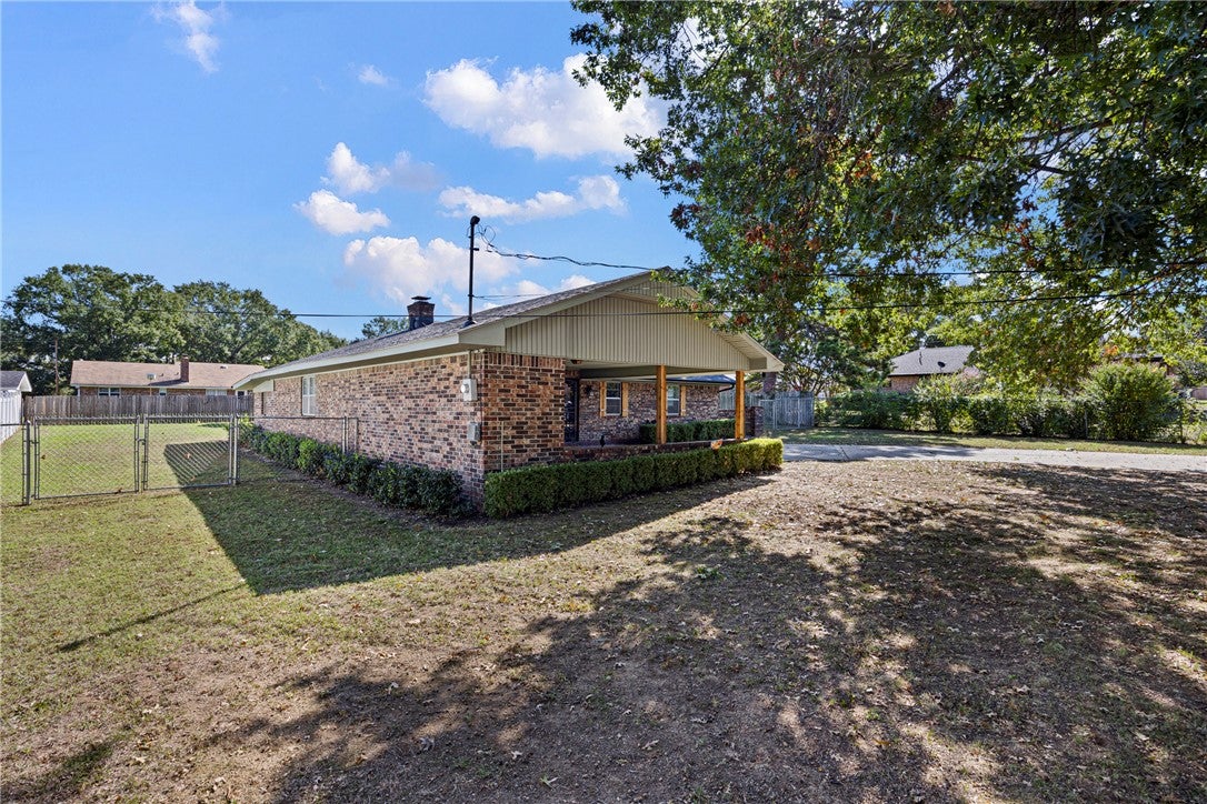 122 W Circle Drive