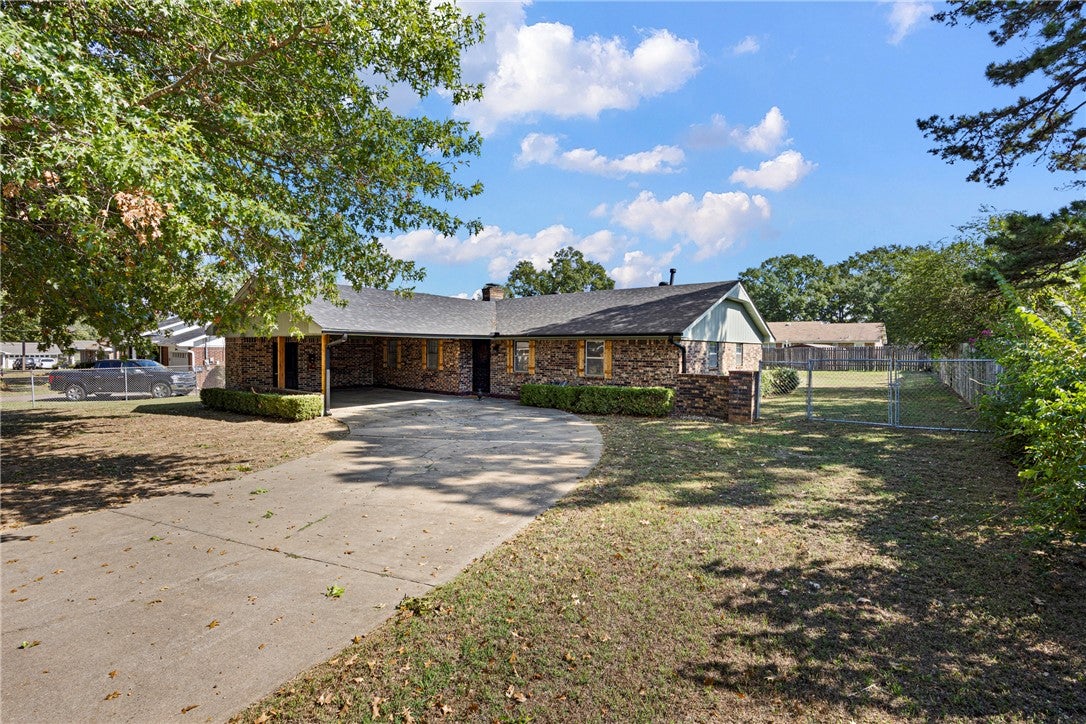 122 W Circle Drive