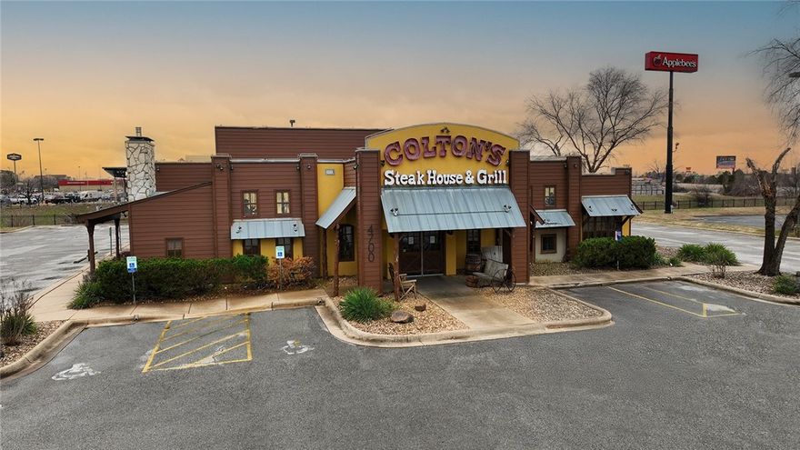 A 6,192 square foot restaurant building for lease in Scottsdale Shopping Center. Surrounded by several national retailers including Kohl’s, Barnes & Noble, Belk, and Lowe’s. Adjacent to Malco Theatre and quick access to Interstate 49. Area named “Restaurant Row” due to popularity of being the shopping destination of the W Walnut Street and SE Walton Blvd city line. Within walking distance to Olive Street Townhomes (36 units) and Junction of Scottsdale Center (120 units). Area benefits from new street improvements and surrounding residential, office, retail and hotels.
• Built in 2001 on 1.39 acres | 128 parking spaces
• Zoned “T5-2,” Town Center Medium
• Turn-key restaurant space
• Minutes from the Sam’s Club corporate offices, Pinnacle Hills and new Walmart Home Office campus