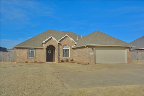 Photo of 704 McClure Avenue, Lowell, AR 72745 (MLS # 1336100)