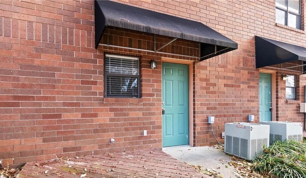 Welcome To Your Next Home!! Beautiful 2 Bed; 1.5 Bath Just 1 Block From Beautiful Downtown Siloam For An Easy Walk To Restaurants, Shopping & More. Kitchen/Dining, Laundry, Living & Half Bath Down. 2 Beds + Full Bath Up. Updated w/ Newer Paint, Carpet, Fridge & Washer/Dryer Included. Picture are similar but not exact. No Pets. Background & Credit Checks Required.