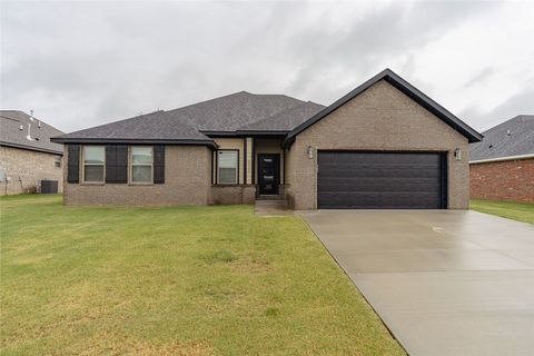 Photo of 952 Petit Jean Street, Prairie Grove, AR 72753 (MLS # 1352467)