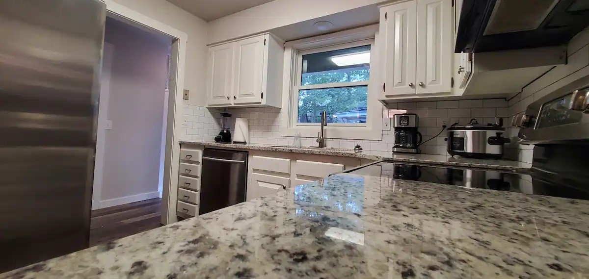 Kingsdale Courts - Residential Lease